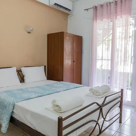 Apartment's Eleni Kamena Vourla