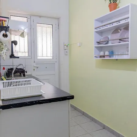 Apartment's Eleni Kamena Vourla