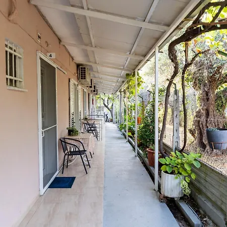 Apartment's Eleni * Kamena Vourla