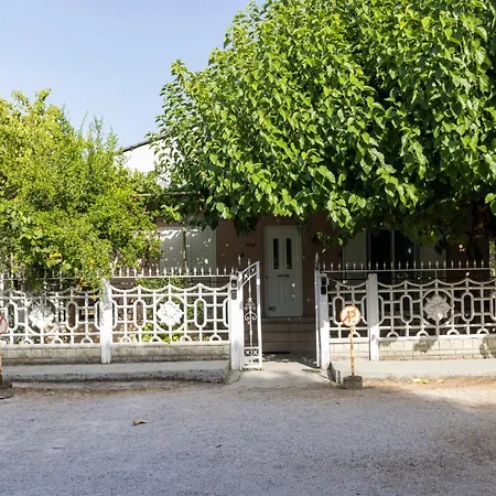 Apartment's Eleni * Kamena Vourla