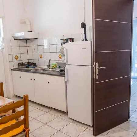 Apartment's Eleni Kamena Vourla